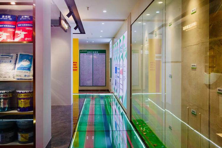 陈辉,公司经营范围包括:许可项目:住宅室内装饰装修;建设
